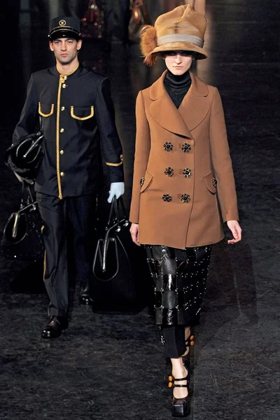 Look 3